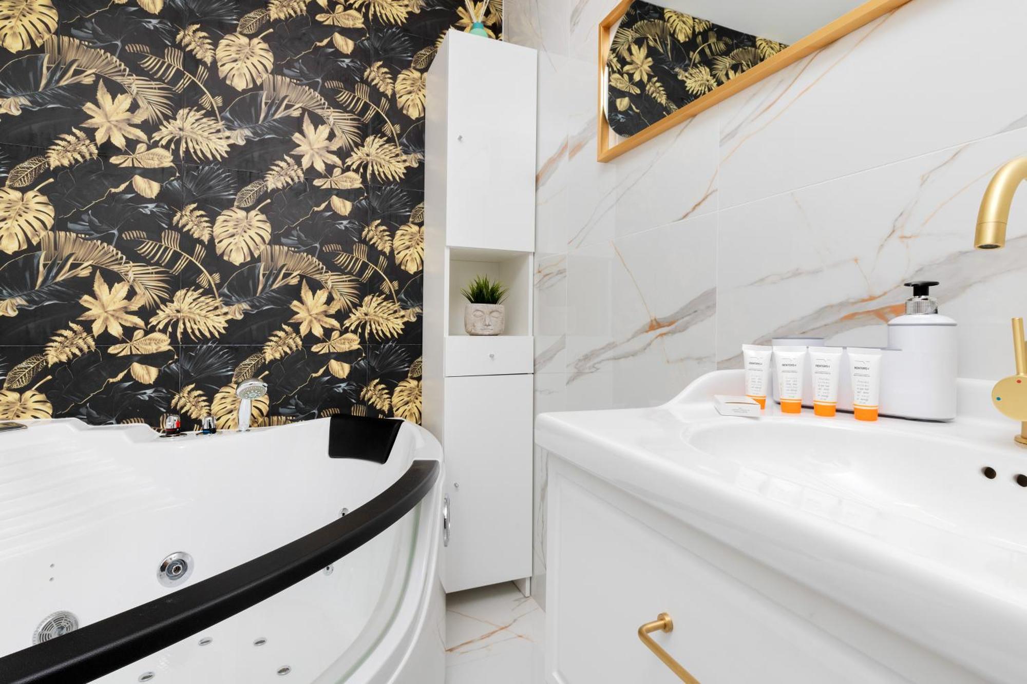 Batorego 7 Apartament With Terrace & Parking Downtown Gdynia By Renters Luaran gambar