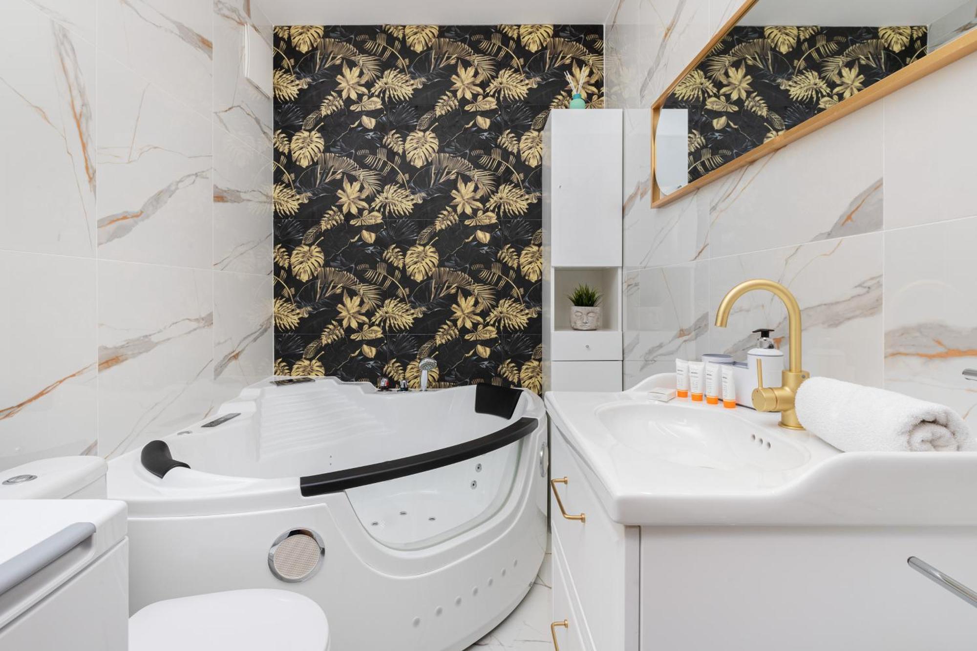Batorego 7 Apartament With Terrace & Parking Downtown Gdynia By Renters Luaran gambar